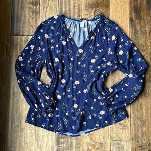 Adorable floral peasant top